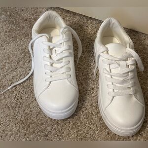 Madden Girl White Sneakers Women's Sz 8
